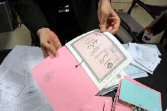 چگونه می‌توان جعلی بودن یک سند رسمی را ثابت کرد؟