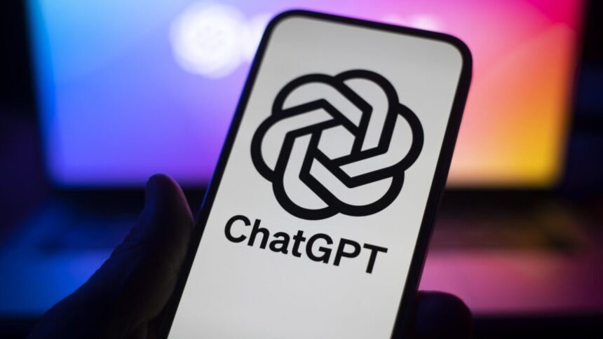 کشف کدهای جدید در اپلیکیشن ChatGPT؛ شبکه اجتماعی هوشمند در راه است