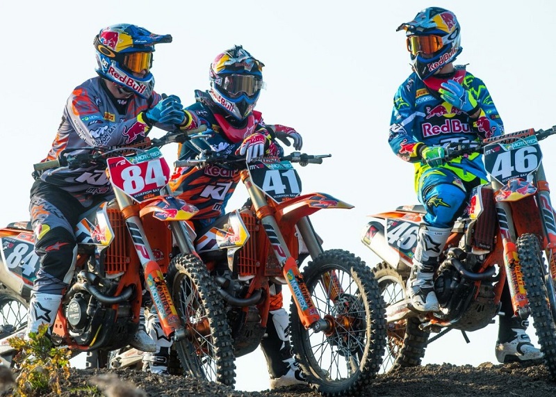 راهنمای کامل انتخاب تجهیزات موتورسواری | افزایش امنیت و تجربه حرفه ای